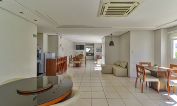 Imagem 3: Apartamento à venda em Porto Alegre, Passo da Areia, com 2 quartos, 55m²