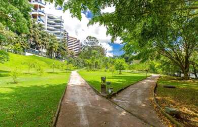 Imagem 2: Apartamento Padrão, 3 dormitórios na Rua Oagy Kalile