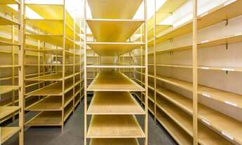 Imagem 2: Casa Padrão, 4 dormitórios na Rua Topázio