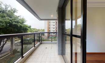 Imagem 4: Apartamento Padrão, 4 dormitórios na Rua Passo Da Pátria