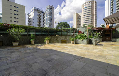 Imagem 4: Apartamento Padrão, 4 dormitórios na Alameda Dos Guaramomis