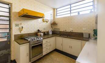 Imagem 2: Casa Padrão, 4 dormitórios na Rua Uruana