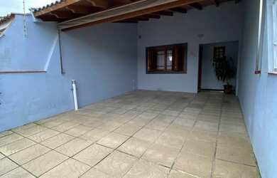 Imagem 3: Casa Padrão, 2 dormitórios na Rua Laudelino Freire