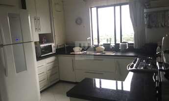 Imagem 2: 305m², 3 suítes com closet, 4 vagas em Casa Forte