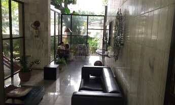 Imagem 3: Edf. Maria Virginia, jaqueira