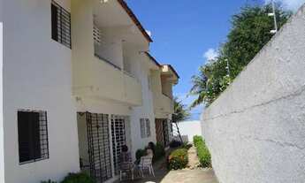 Imagem: CASA EM PAU AMARELO