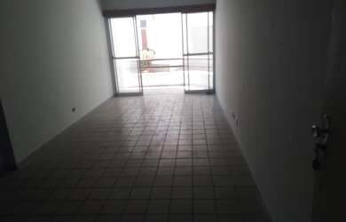 Imagem 2: EDF. GENIPABU, 3 dormitórios na Avenida Comercial