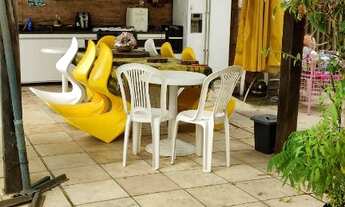 Imagem 3: Casa em Pau Amarelo com Piscina, quintal, sala 02 ambientes, 05 quartos 2 suites com close