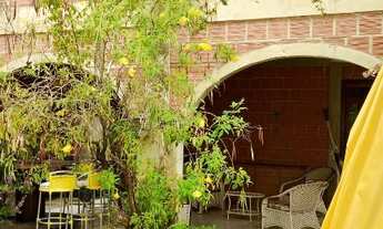 Imagem 6: Casa em Pau Amarelo com Piscina, quintal, sala 02 ambientes, 05 quartos 2 suites com close