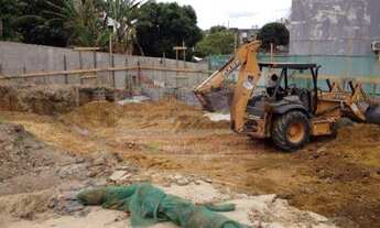 Imagem: Terreno com Fundações pronta para 13Pavimentos