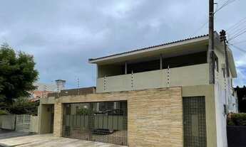 Imagem: Casa à Venda em Bairro Novo