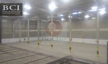 Imagem 5: Alugar galpão com docas em Prazeres