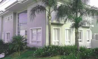 Imagem: Casa alto padrão, em condomínio com clube