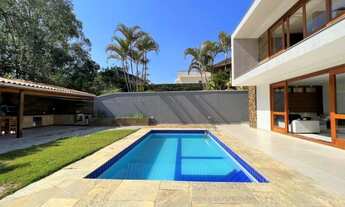 Imagem: Casa totalmente reformada, em condomínio