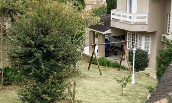 Imagem: Luxuosa casa em condomínio à venda em