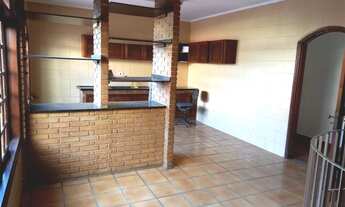 Imagem 7: Residência estilo colonial NA MELHOR LOCALIZAÇÃO DA GRANJA VIANA! Conta com 560m2 e mais d