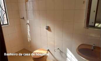 Imagem 2: Residência estilo colonial NA MELHOR LOCALIZAÇÃO DA GRANJA VIANA! Conta com 560m2 e mais d