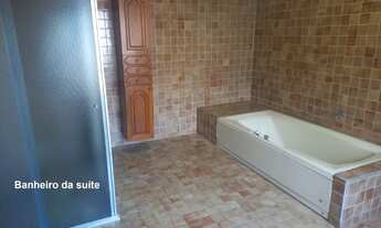 Imagem 6: Residência estilo colonial NA MELHOR LOCALIZAÇÃO DA GRANJA VIANA! Conta com 560m2 e mais d