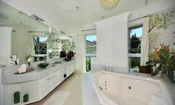 Imagem 2: Casa de luxo no Condomínio São Paulo II em Cotia-SP: 4 quartos, 4 suítes, 3 salas, 5 banhe