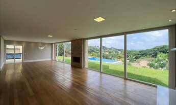 Imagem 3: Casa de Luxo em Condomínio na Granja Viana, Carapicuíba-SP: 4 Quartos, 3 Suítes, 4 Salas