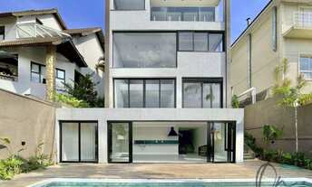 Imagem: Casa de luxo em condomínio na Granja Viana