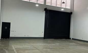 Imagem 3: Galpão Comercial de 288m² para Locação em Cotia-SP, Jardim Fontana: Infraestrutura moderna