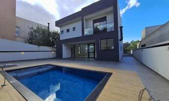 Imagem: Casa de Luxo em Condomínio à Venda em