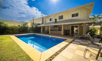 Imagem: Luxuosa casa em condomínio à venda em