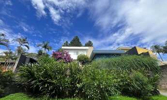 Imagem 4: Casa de alto padrão em condomínio - 3 quartos, 3 suítes, 3 salas, 4 banheiros, 4 vagas - J