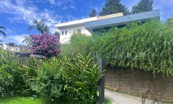 Imagem 3: Casa de alto padrão em condomínio - 3 quartos, 3 suítes, 3 salas, 4 banheiros, 4 vagas - J