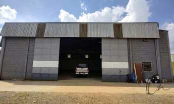 Imagem 6: Galpão Comercial à Venda em Cotia-SP, Bairro Santana: 3 Salas, 2 Banheiros, 20 Vagas de Ga