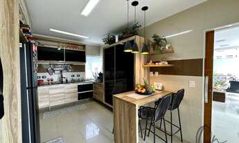 Imagem 4: Impecável casa em condomínio à venda em Carapicuíba-SP, Golf Gardens: 5 quartos, 5 suítes