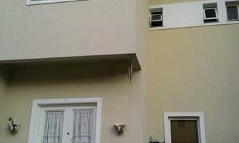 Imagem: Casa em Condomínio à Venda em Cotia-SP