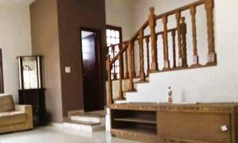 Imagem 2: Condomínio de Luxo em Cotia-SP: Casa com 3 Suítes, 3 Salas, 5 Banheiros e 280m² de Área!