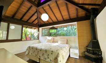 Imagem 3: Casa em Condomínio de Alto Padrão na Vila de São Fernando, Cotia-SP: 3 quartos, 3 suítes