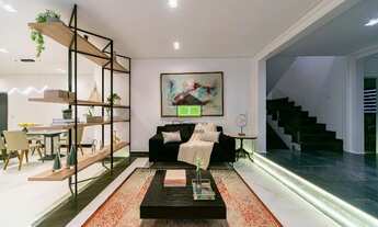 Imagem: Luxuosa casa em condomínio à venda no