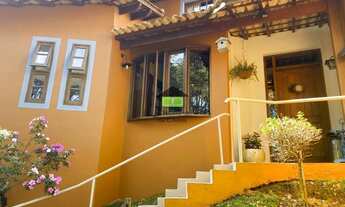 Imagem 7: Linda casa em estilo rústico localizada em fim de rua em excelente condomínio cercado de m