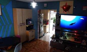 Imagem 7: Localizada em um bairro tranquilo, próximo a comércios, escolas e transporte público, esta