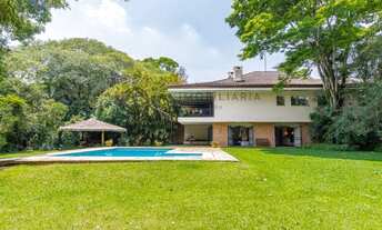 Imagem: Imóvel de luxo em condomínio na cidade