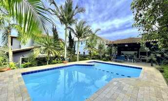 Imagem 1: Imóvel de Luxo à Venda em Carapicuíba-SP: Casa de 4 Quartos, 2 Suítes, 380,28m² em Residen