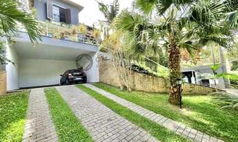 Imagem 5: Imóvel de Luxo à Venda em Carapicuíba-SP: Casa de 4 Quartos, 2 Suítes, 380,28m² em Residen