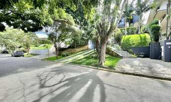 Imagem 3: Imóvel de Luxo à Venda em Carapicuíba-SP: Casa de 4 Quartos, 2 Suítes, 380,28m² em Residen