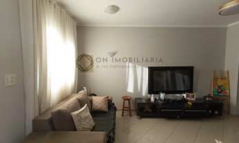 Imagem 5: Casa dos sonhos à venda! Localizada em um bairro tranquilo e familiar, essa linda casa pos