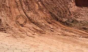 Imagem 5: Em busca de um terreno espaçoso para construir a casa dos seus sonhos? Este terreno de 600