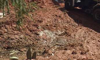 Imagem 4: Em busca de um terreno espaçoso para construir a casa dos seus sonhos? Este terreno de 600