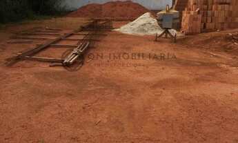 Imagem 2: Em busca de um terreno espaçoso para construir a casa dos seus sonhos? Este terreno de 600