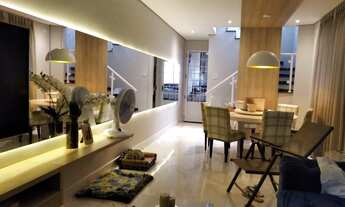 Imagem: Casa em Condomínio à Venda em Cotia-SP