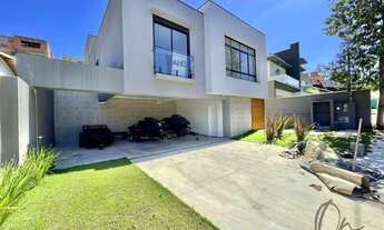 Imagem 4: Luxuosa casa em condomínio com 3 suítes e 5 vagas na Quinta dos Angicos, Cotia-SP: seu nov