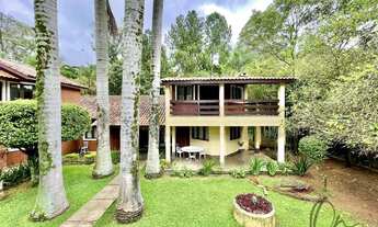 Imagem: Residência de alto padrão em condomínio