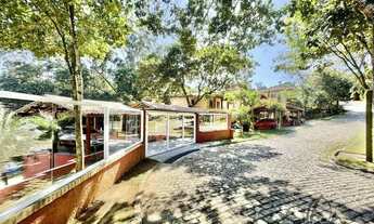 Imagem 3: Luxuosa mansão de 4 suítes na Chácara dos Lagos, Carapicuíba-SP: 1.400m² de puro requinte